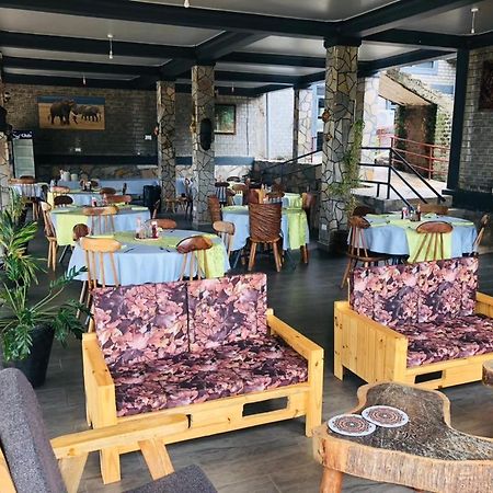 Gipir And Labongo Safari Lodge Ltd Pakwach Экстерьер фото