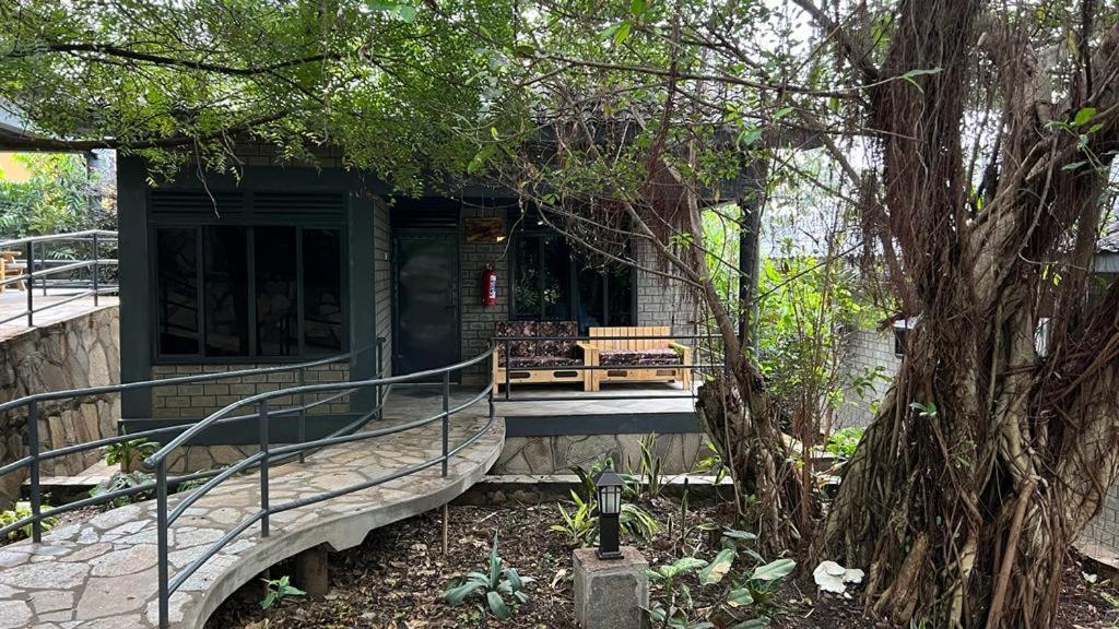 Gipir And Labongo Safari Lodge Ltd Pakwach Экстерьер фото