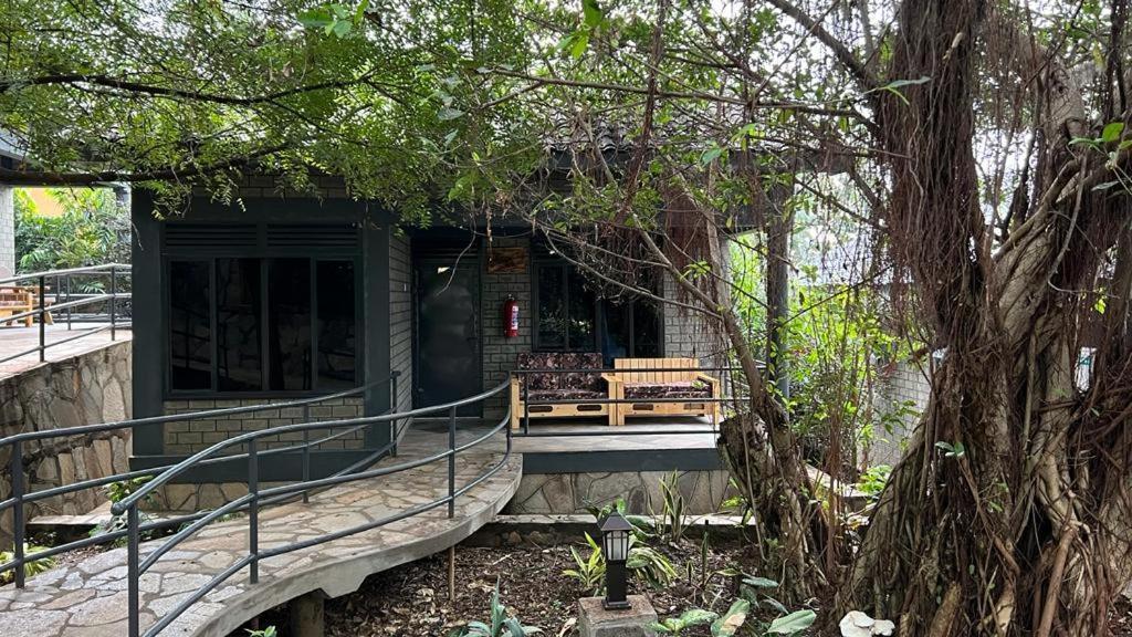 Gipir And Labongo Safari Lodge Ltd Pakwach Экстерьер фото