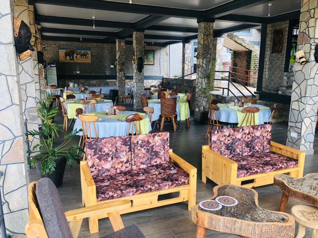 Gipir And Labongo Safari Lodge Ltd Pakwach Экстерьер фото