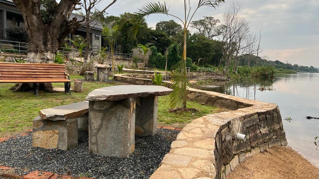 Gipir And Labongo Safari Lodge Ltd Pakwach Экстерьер фото
