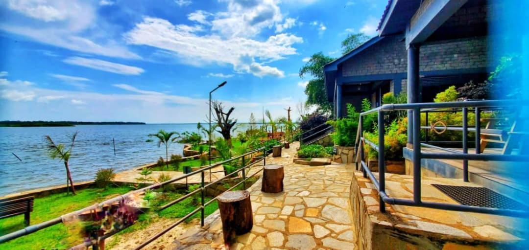 Gipir And Labongo Safari Lodge Ltd Pakwach Экстерьер фото
